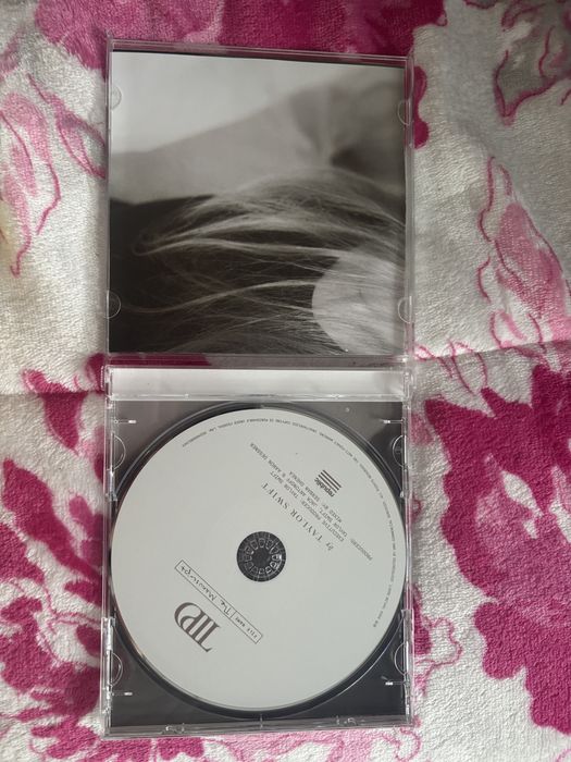 Cd the tortured poets department taylor swift
