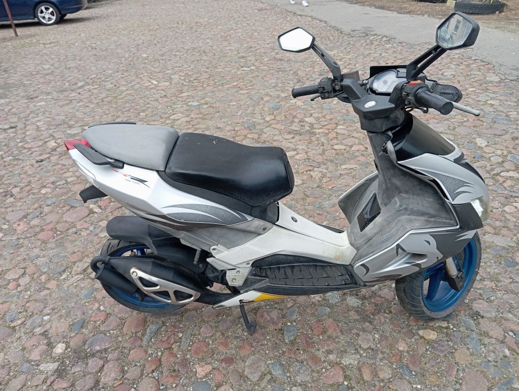 Aprilia SR 50 Factory Ditech plastyki lampy lagi licznik elektryka