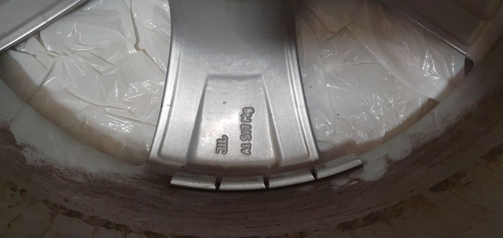 Felgi aluminiowe Audi, 17 cali, 5x112. Stan idealny