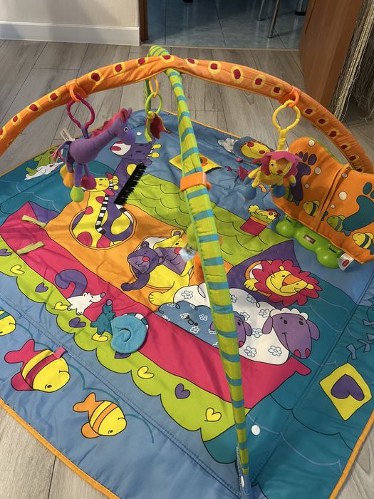 Інтерактивний килимок для малюка