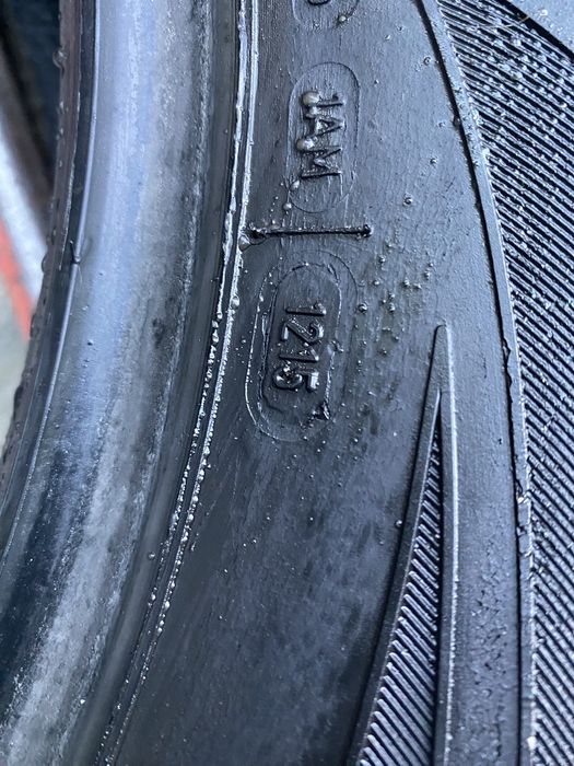 Резина зимова 235/60/18