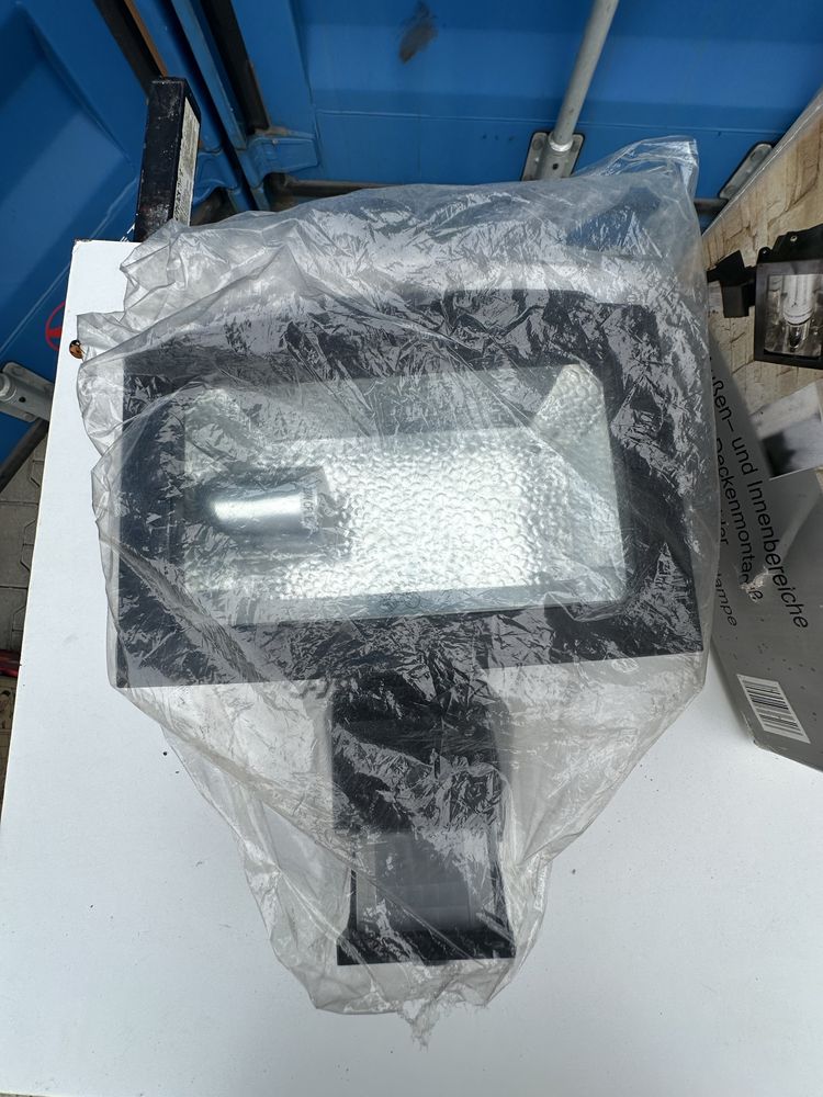 Lampa zewnetrzna E27 , czujnik ruchu NOWA