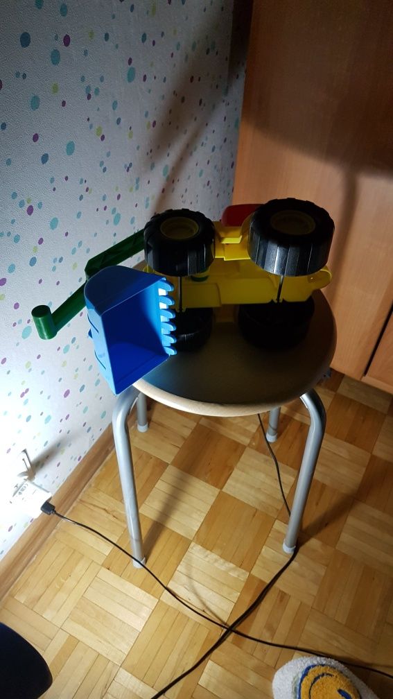 Traktor prawie nowy