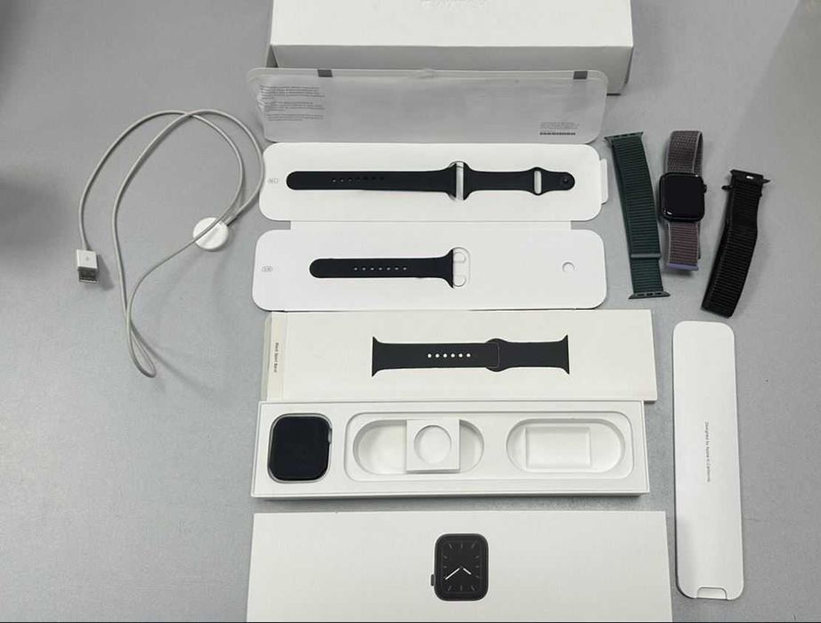 Apple Watch 5 44mm space gray