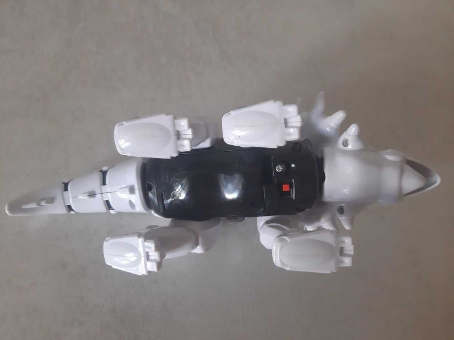 Динозаврик на батарейках