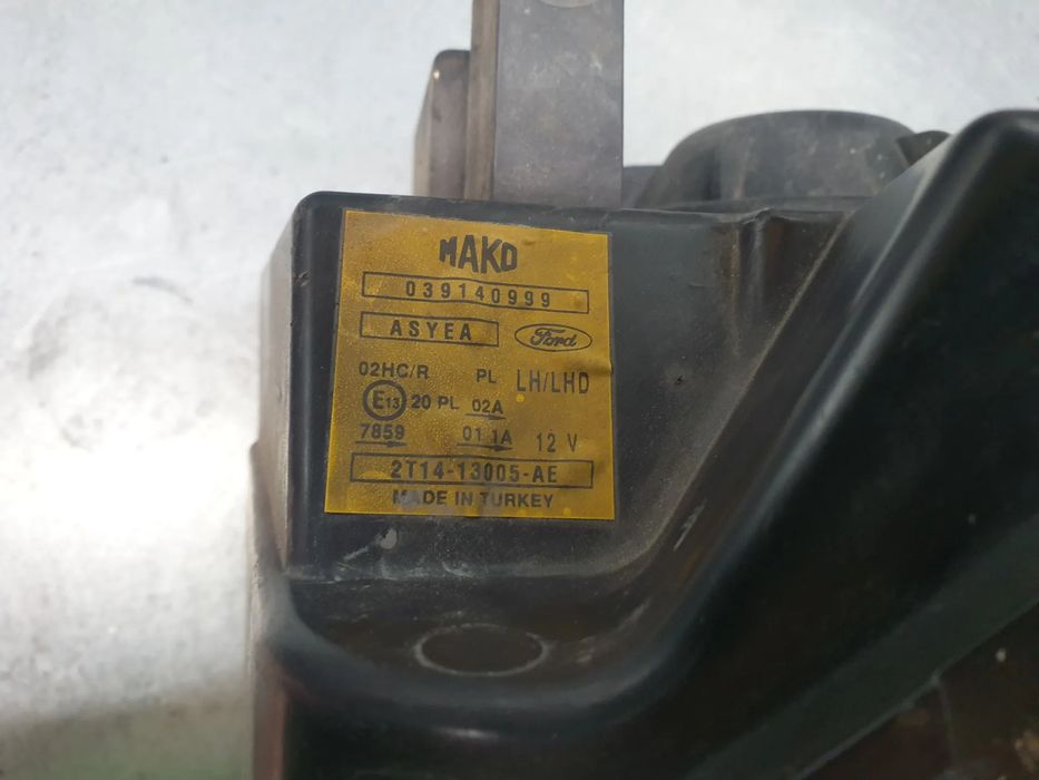 Ótica / farol esquerda FORD Tourneo Connect