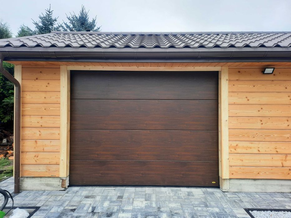 Automatyczna brama garażowa od producenta Jarmex.