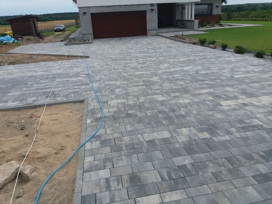 AJ Brukarstwo - Układanie kostki, Usługi Brukarskie, Ogrodzenia, Słups