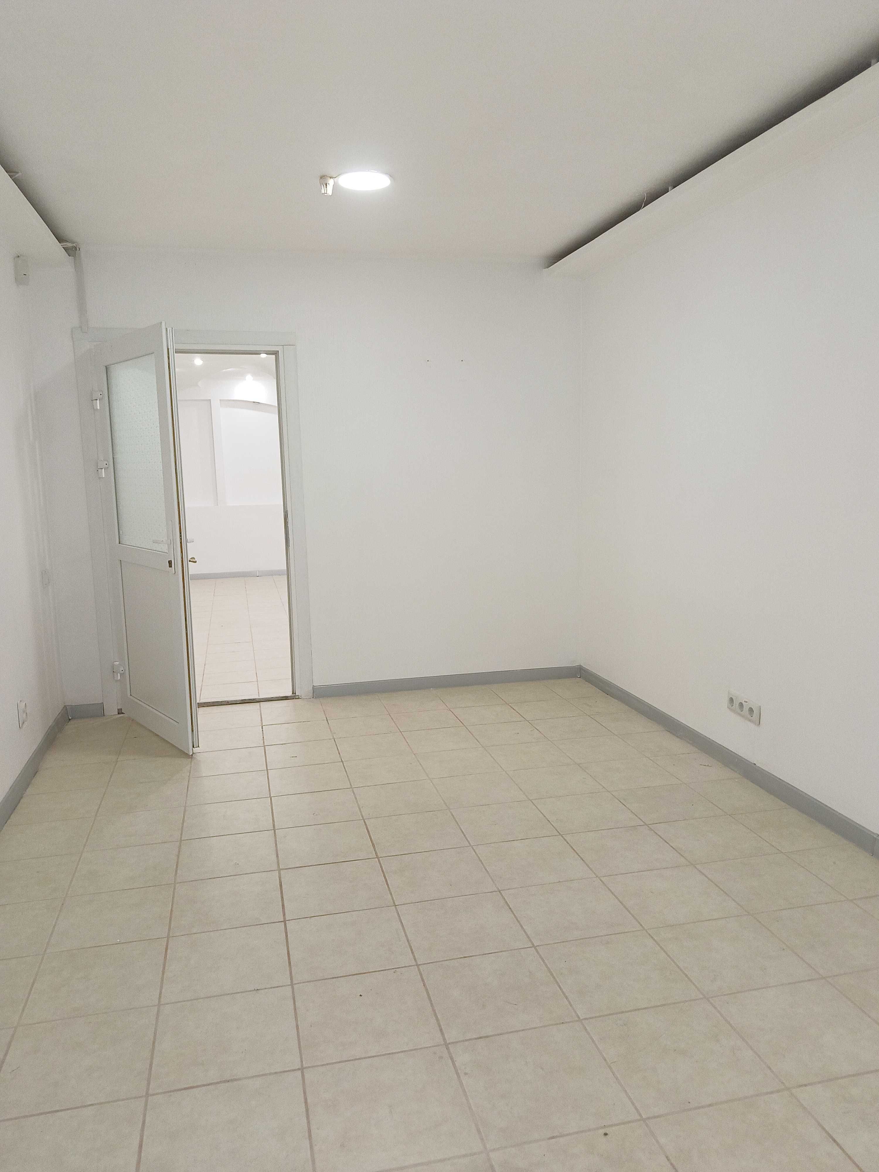 Сдам в аренду фасадное помещение 50 м.кв Кулика/Мира.