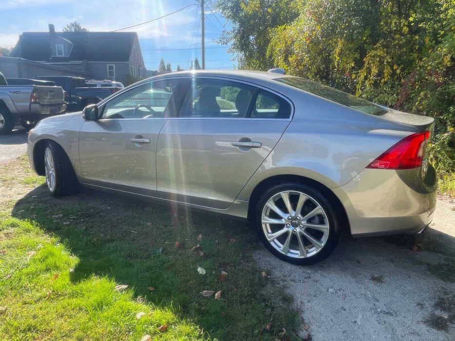 Volvo S60      2016