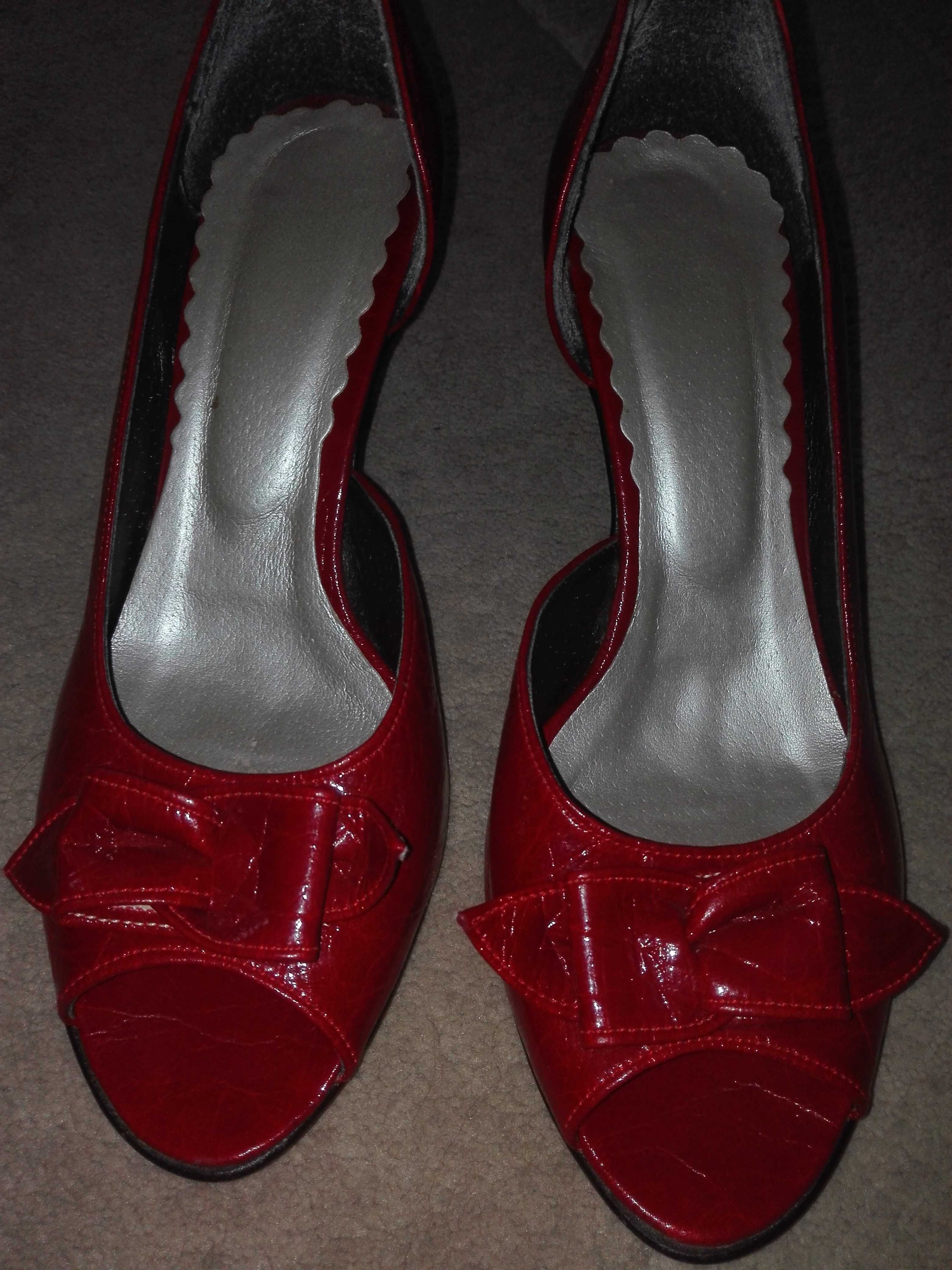 Buty 39 na szpilce