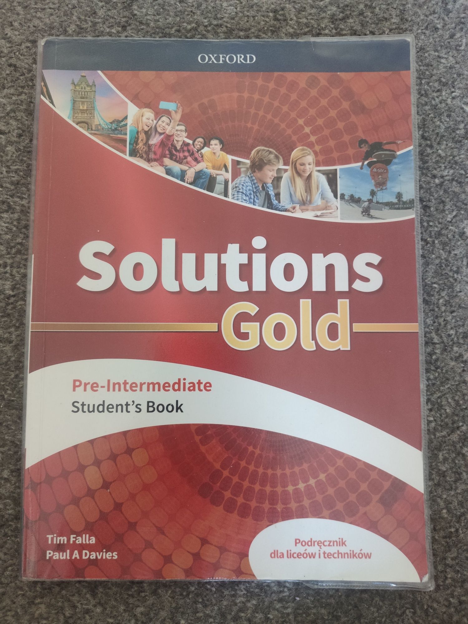 podręcznik do j. Angielskiego- Solutions Gold