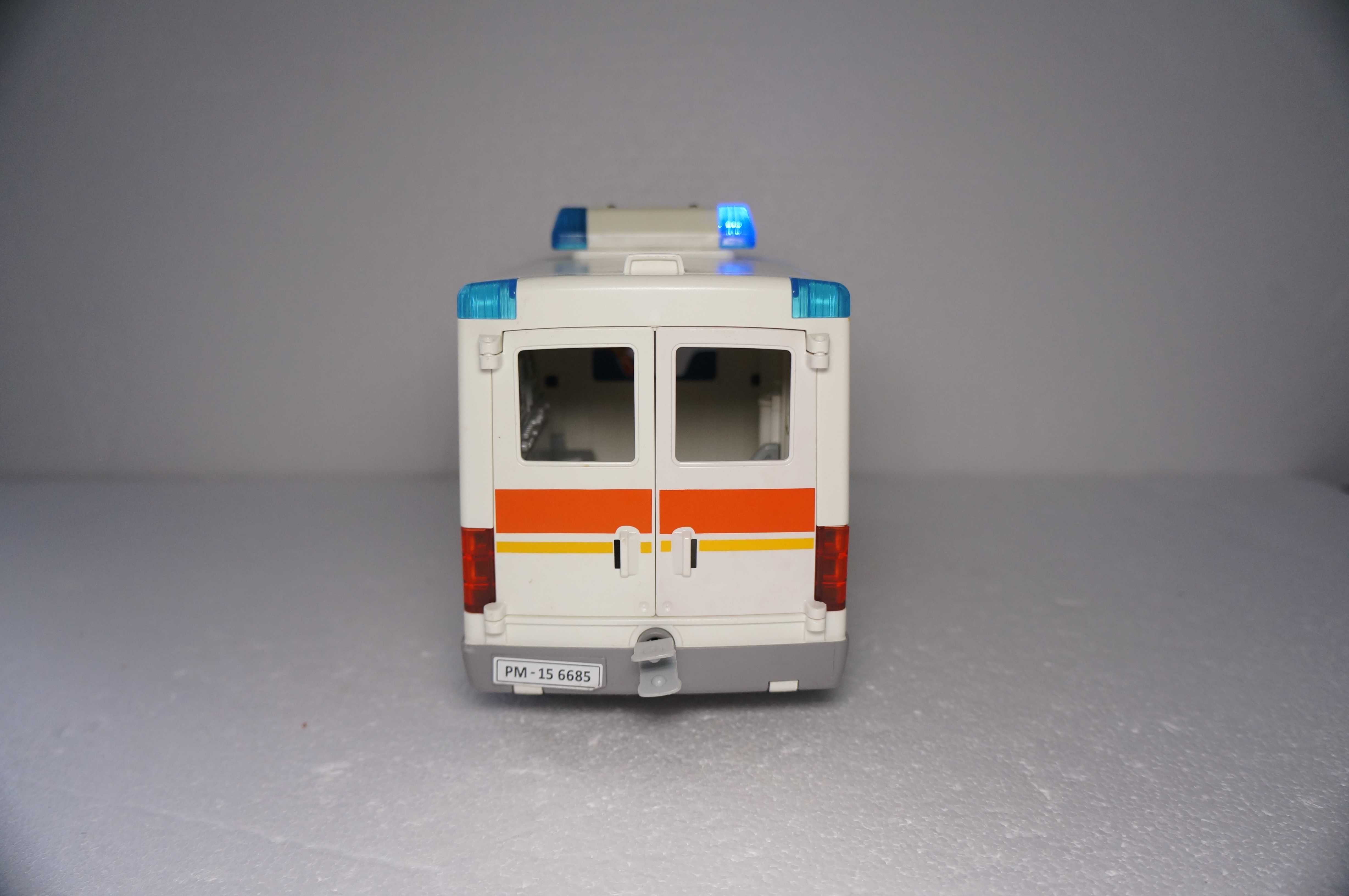 Playmobil 481 Pogotowie Karetka Ambulans Medyk Światło i Dźwięki