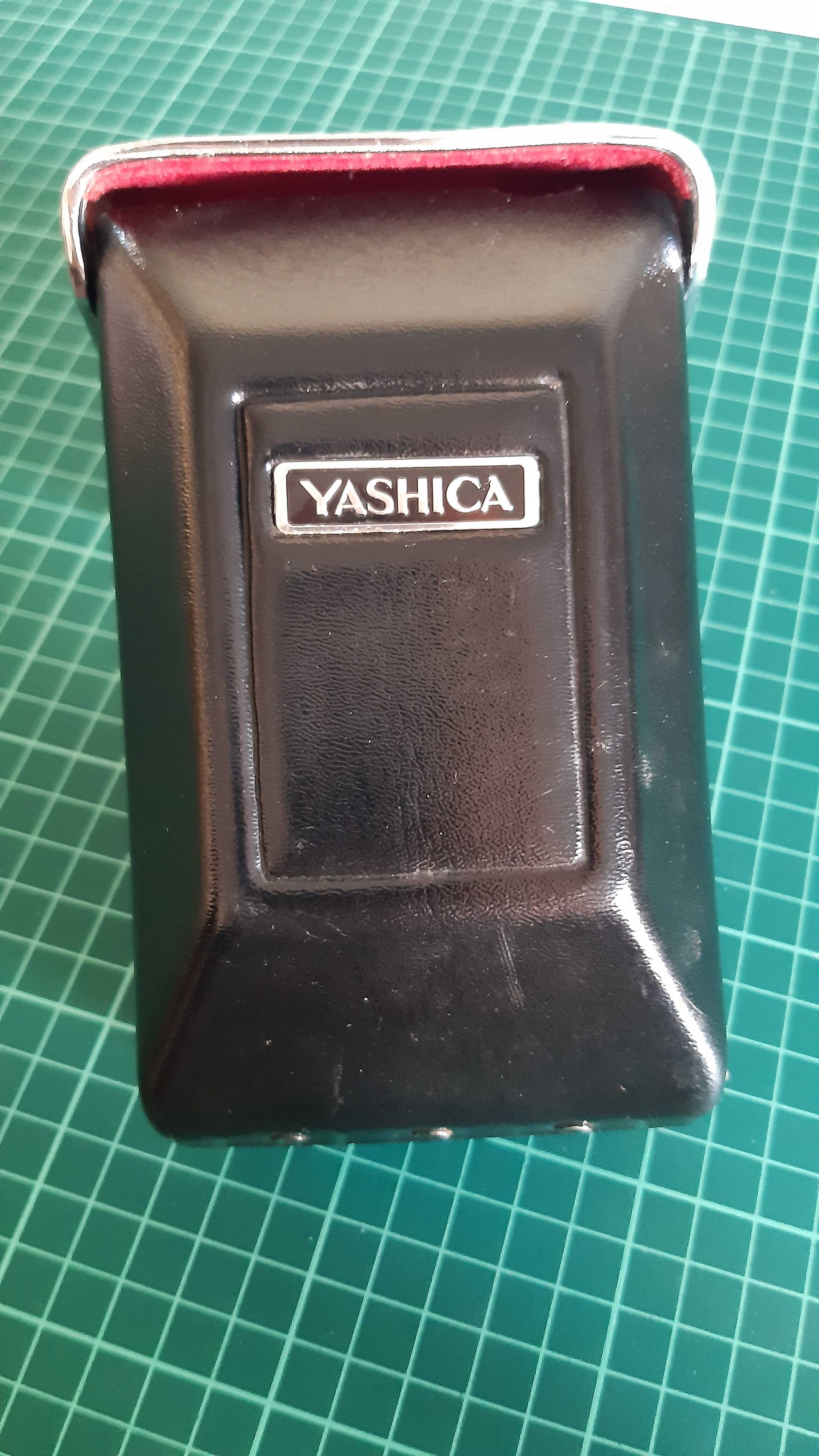 Yashica MAT 124G com Bolsa e Pára-sol