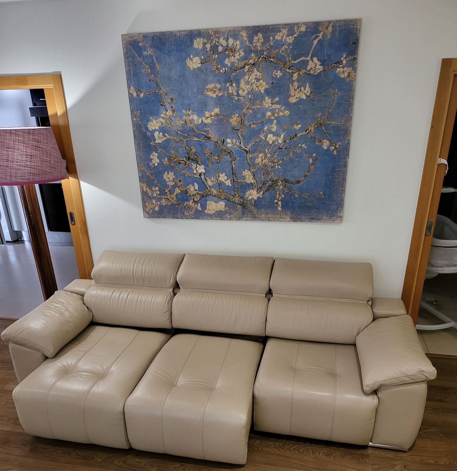 Sofa de 3 lugares em pele verdadeira