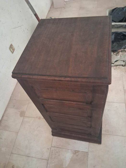 Sapateira antiga em bom estado geral 30€