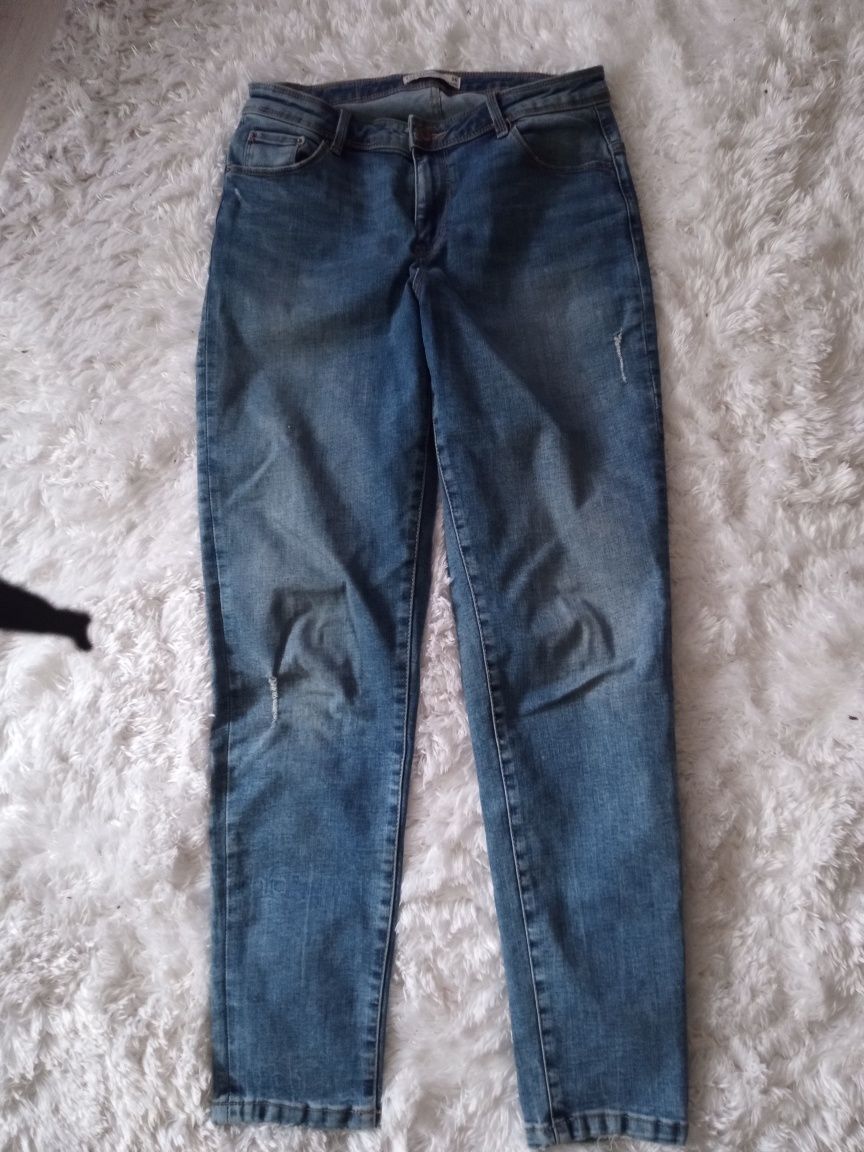 Fajne jeansy z przetarcia mi fabrycznymi S-XL