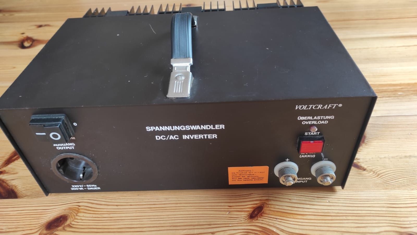 Przetwornica inverter 12v–220v/230v 300W