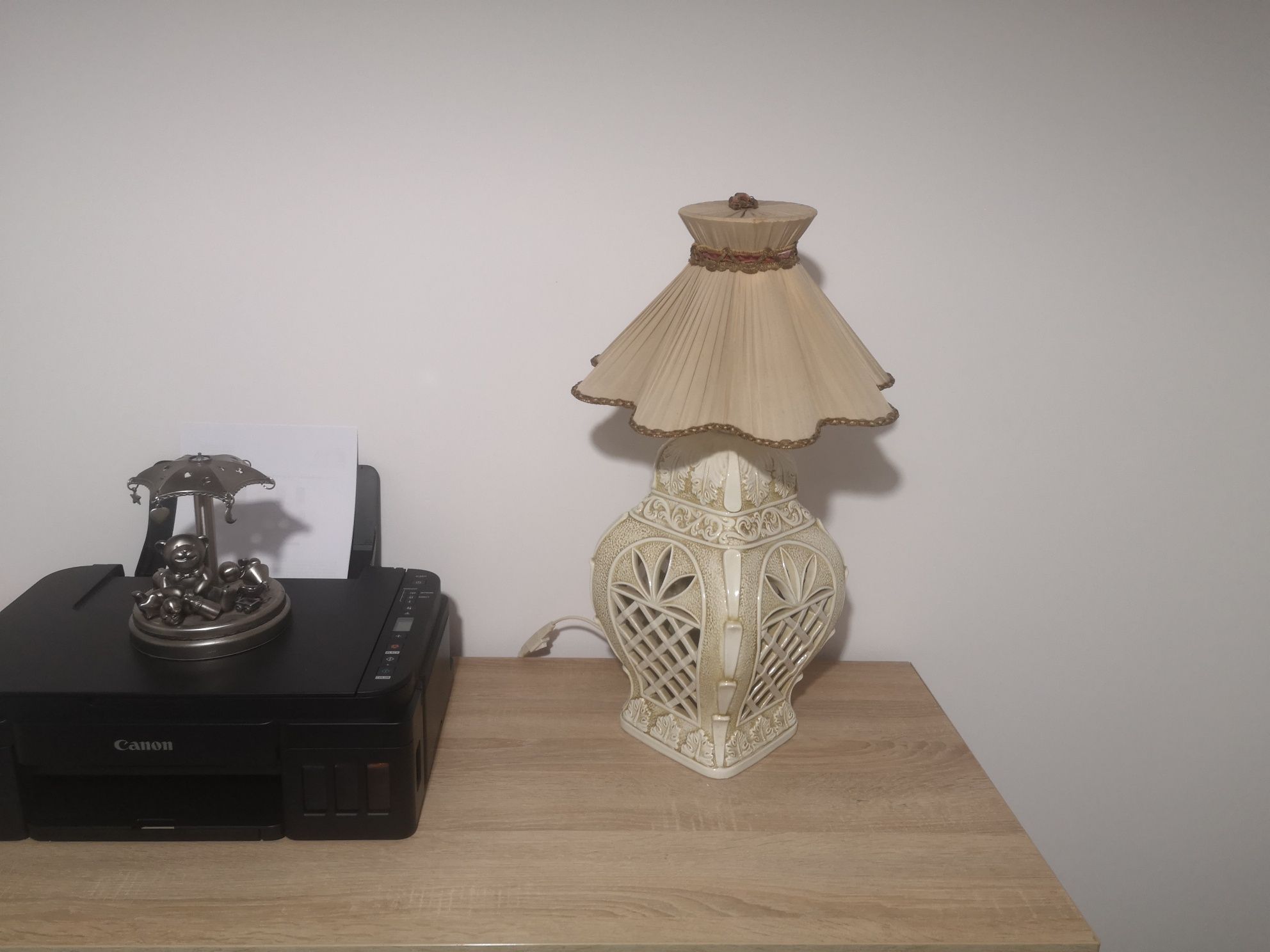 Lampa stojąca porcelanowa.