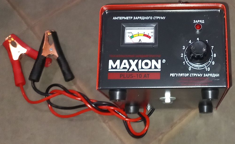 Зарядне для мото/авто 10 ампер, 12 вольт