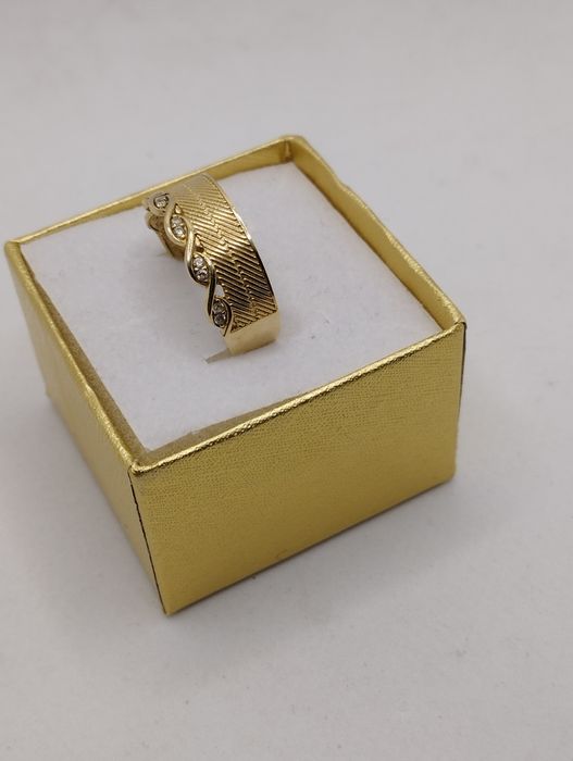 Złoty pierścionek cyrkonie szlif, złoto 585 rozmiar 19