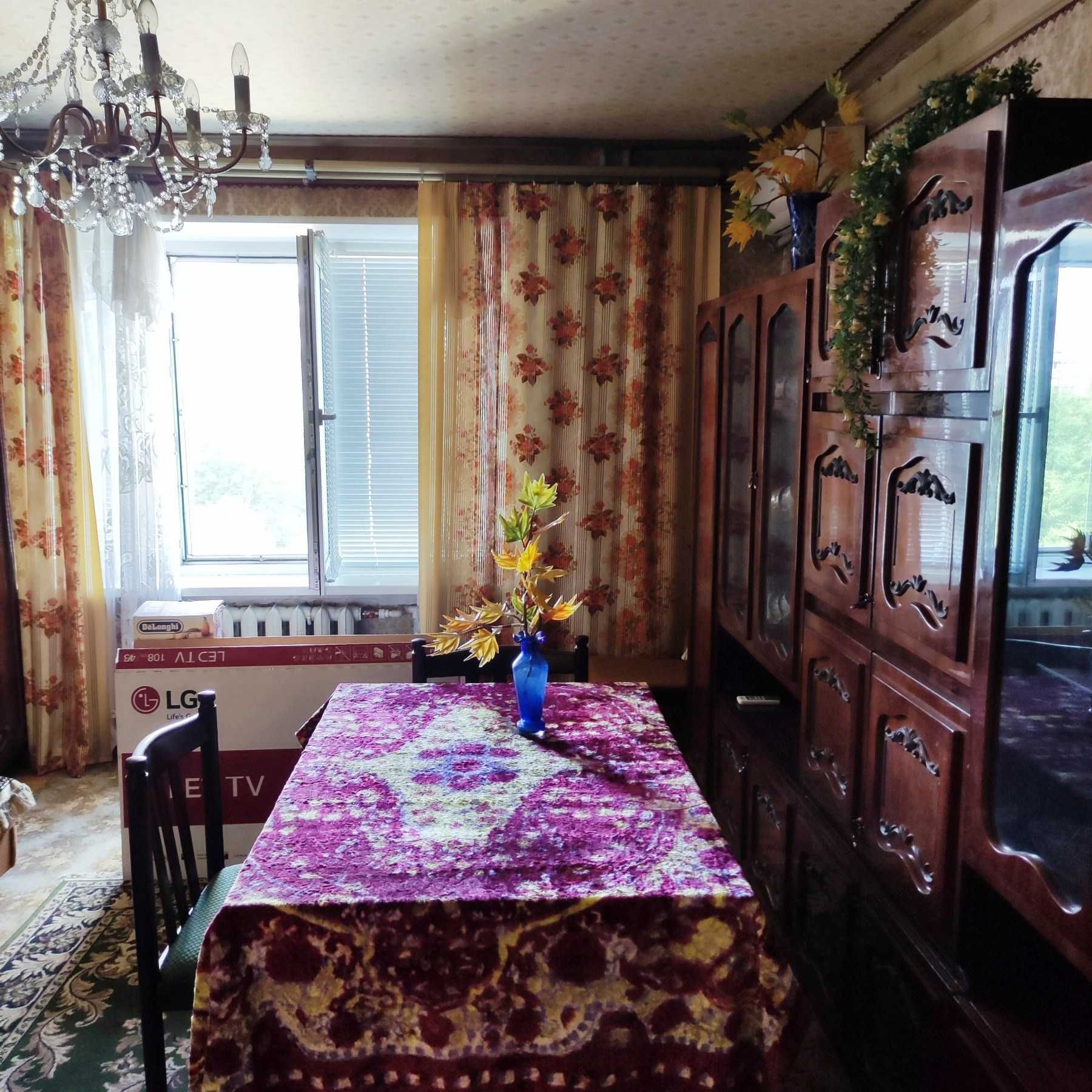 Продам 2к квартиру вул. Янгеля, Тітова