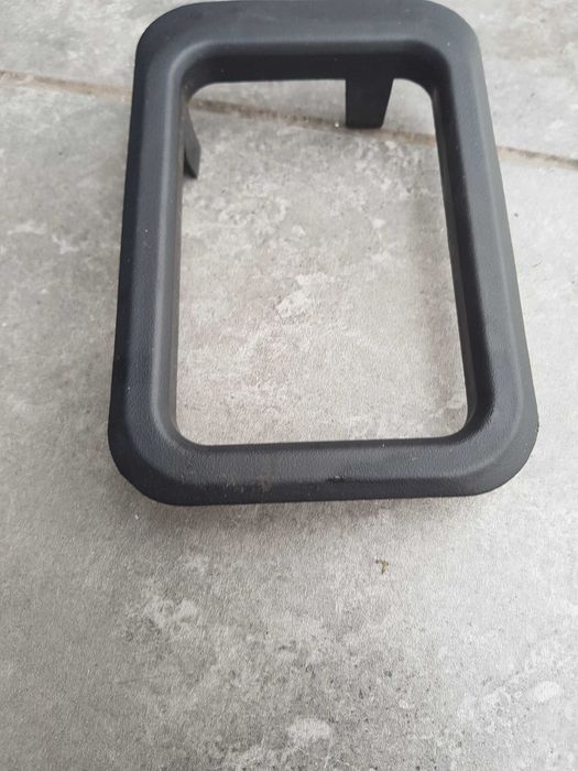 Ramka osłona wybieraka mercedes W124
