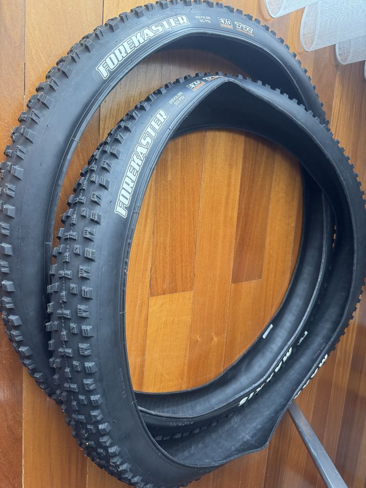 Pneus forekaster 29x2,35