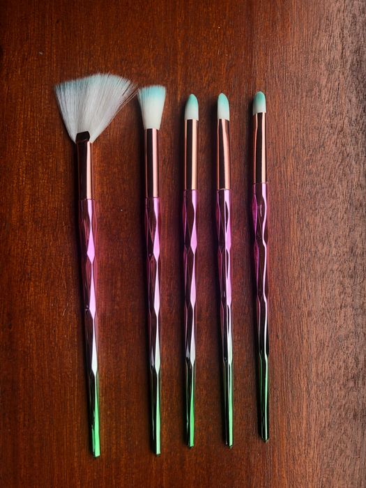 5 pincéis maquilhagem novos