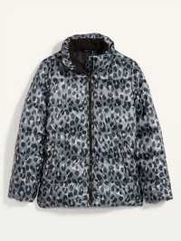 Куртка с леопардовым принтом.