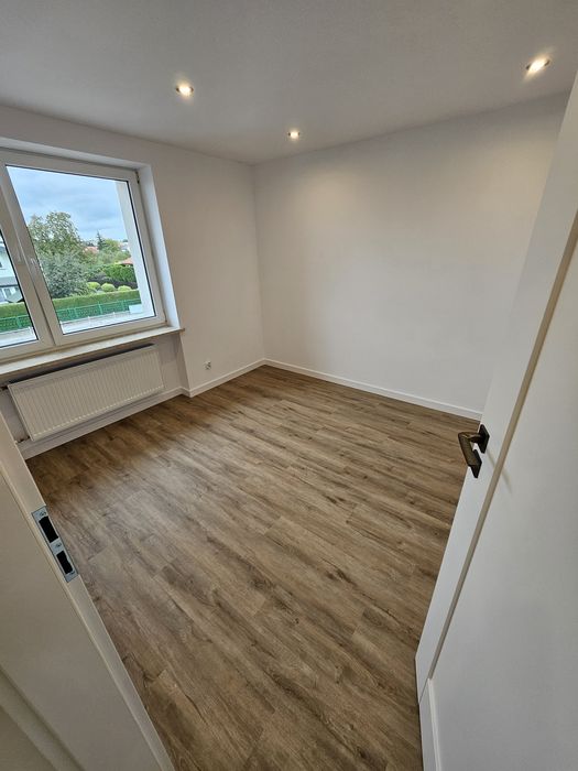 Pomieszczenie biurowe lub usługi. I piętro Graniczna 55. Parking