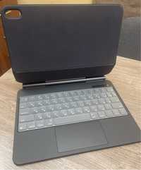 Чехол с клавиатурой iPad Pro 11” 10 generation.