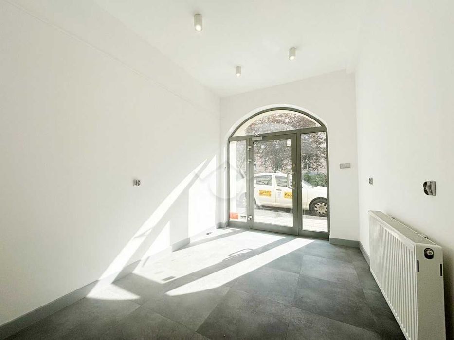 Lokal w centrum - duża witryna - ul. Słowiańska/Długa - MPEC