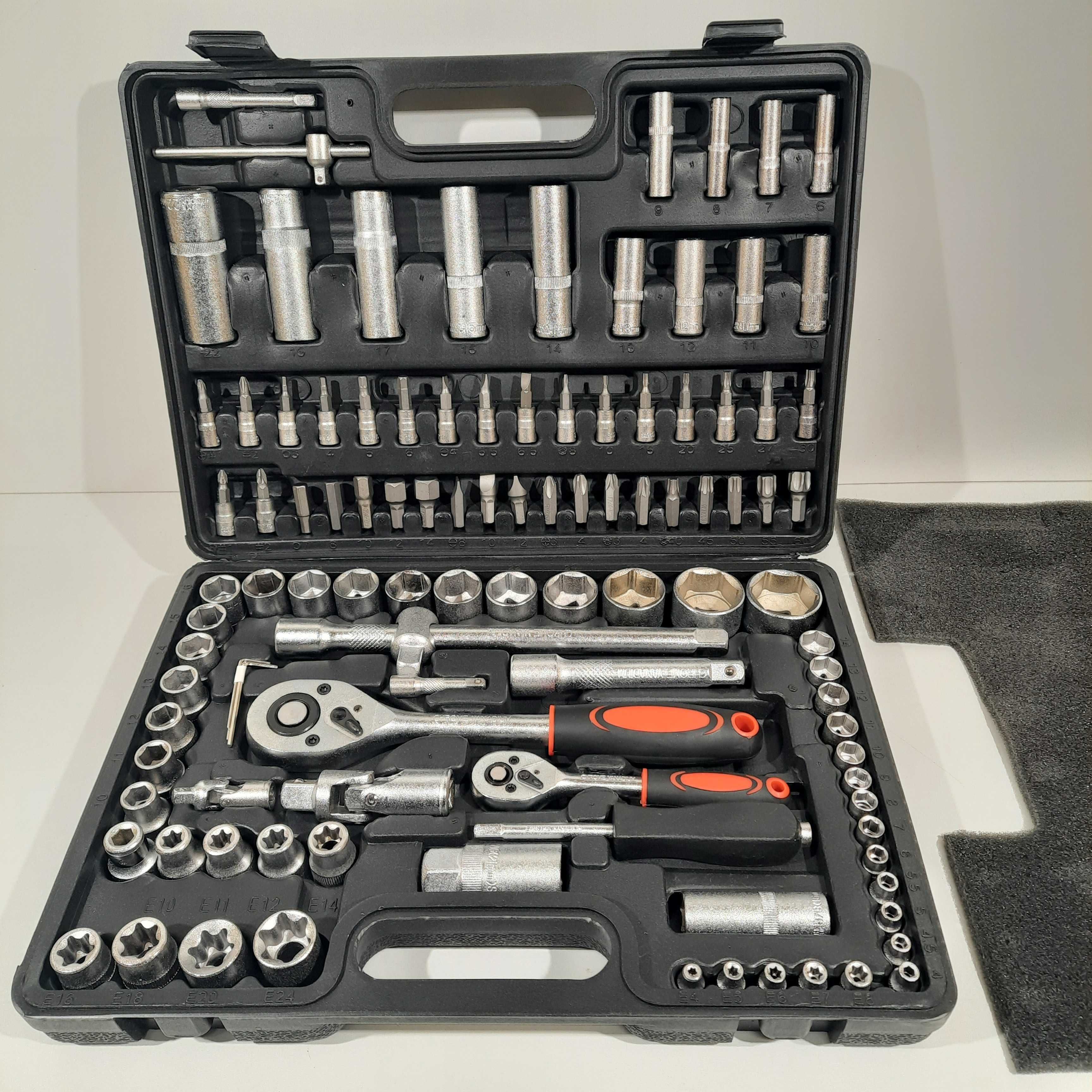 Zestaw kluczy KLUCE NAADOWE Walizka TORX 108el. z GRZECOTKI ec303