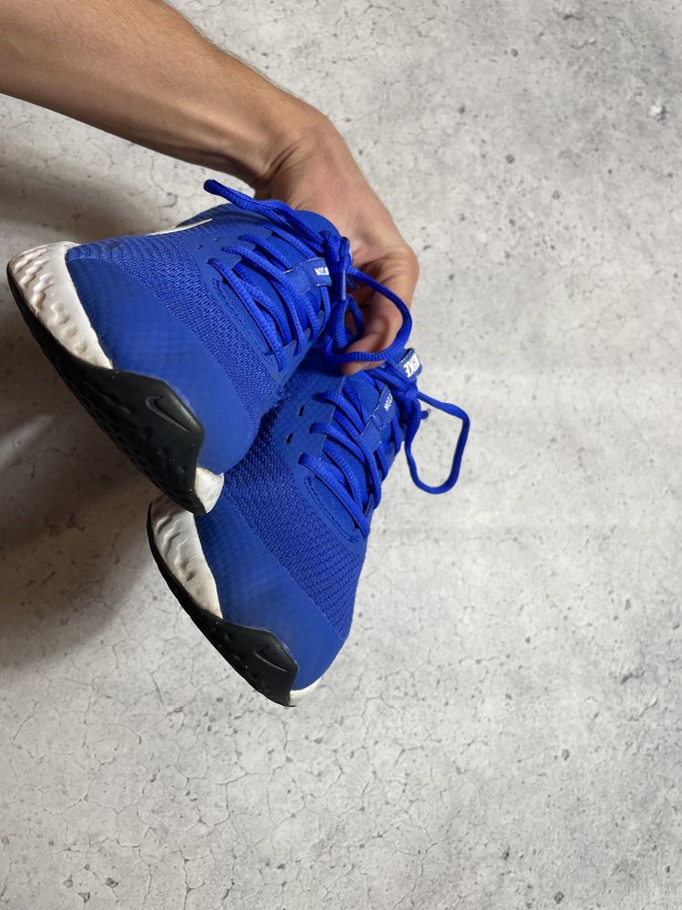 Мужские Кроссовки Для бега Nike Revolution 5 GS BQ5671-401 Ориг 39