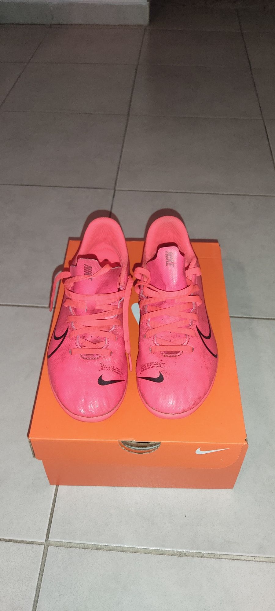 Chuteiras Nike Tamanho 40 como novas