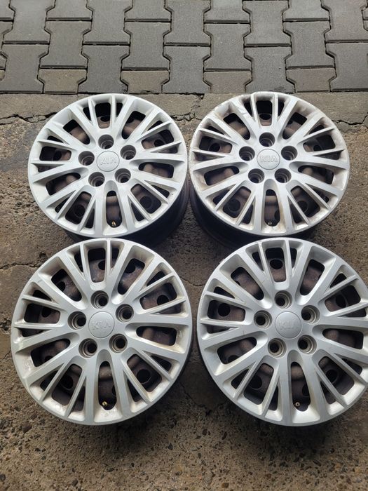 Felgi stalowe z kołpakami Kia R15 5x114.3 ORYGINAŁ