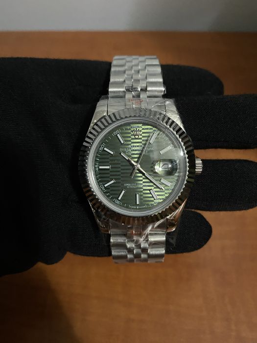 Rolex Datejust 41mm Green Dial *NOVO*