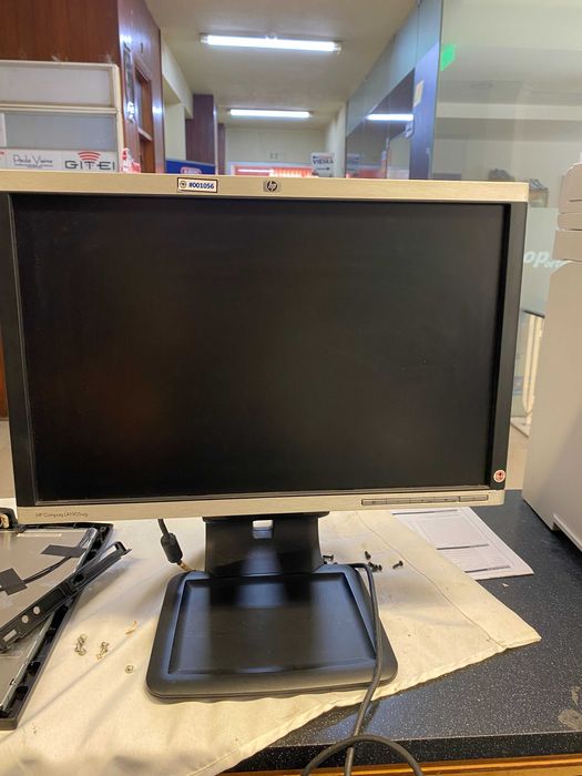 monitor 19" HP Compaq La1905wg
