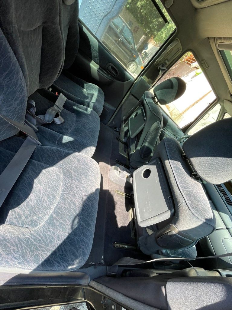 Vendo carrinha a trabalhar bem dúvida meg privada ou venha ver