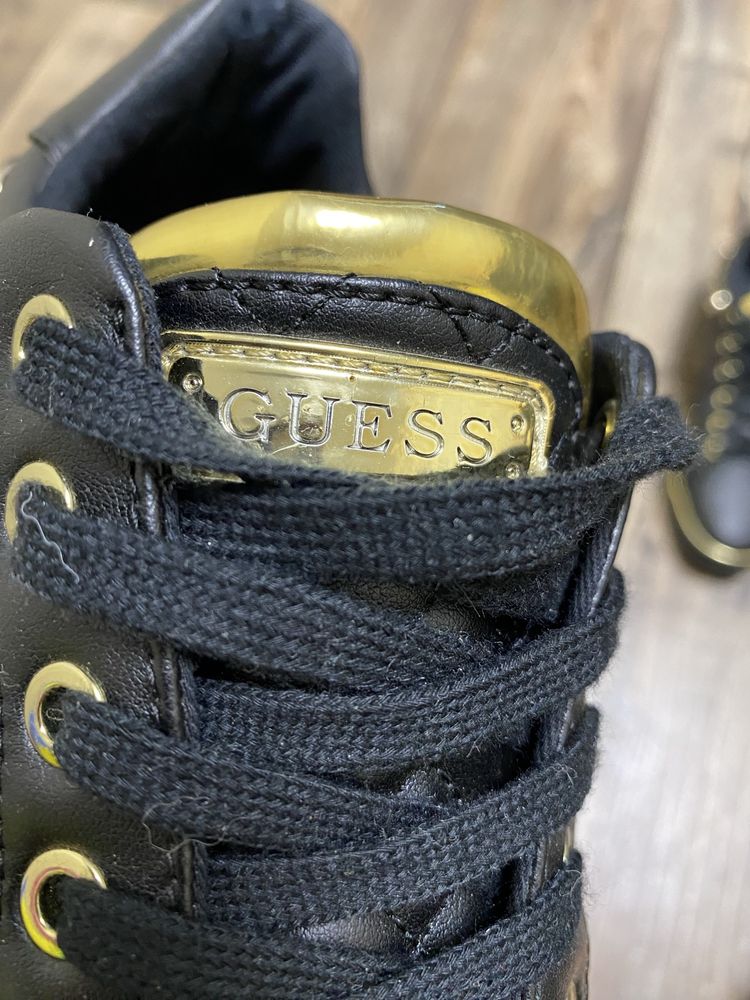 Продам кросовки GUESS