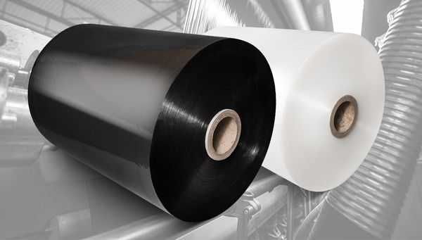 Folia stretch jumbo 23 mik transparent taśmy