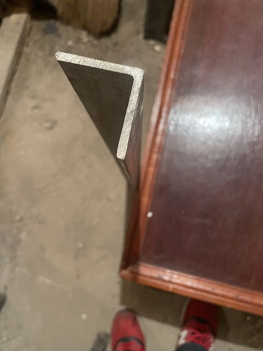 Уголок аллюминиевый 40х40х3