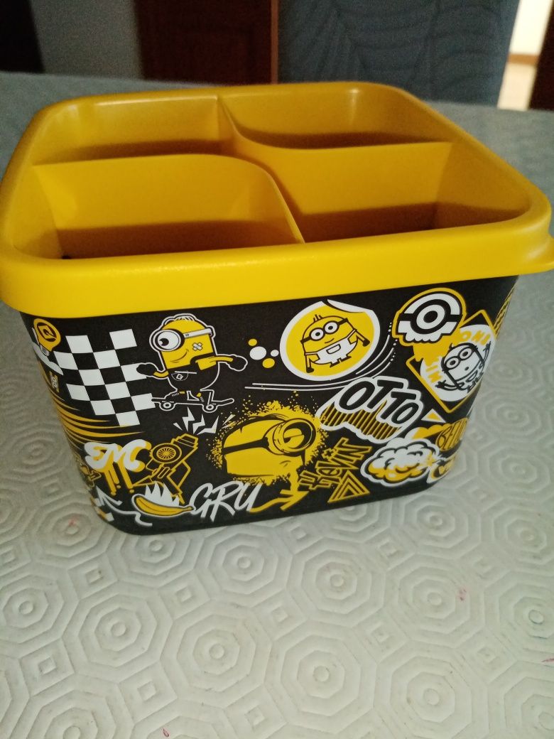 Conjunto tupperware minions