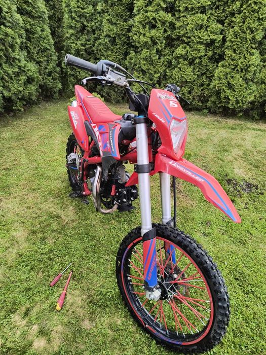asix lizzard 125 + kask