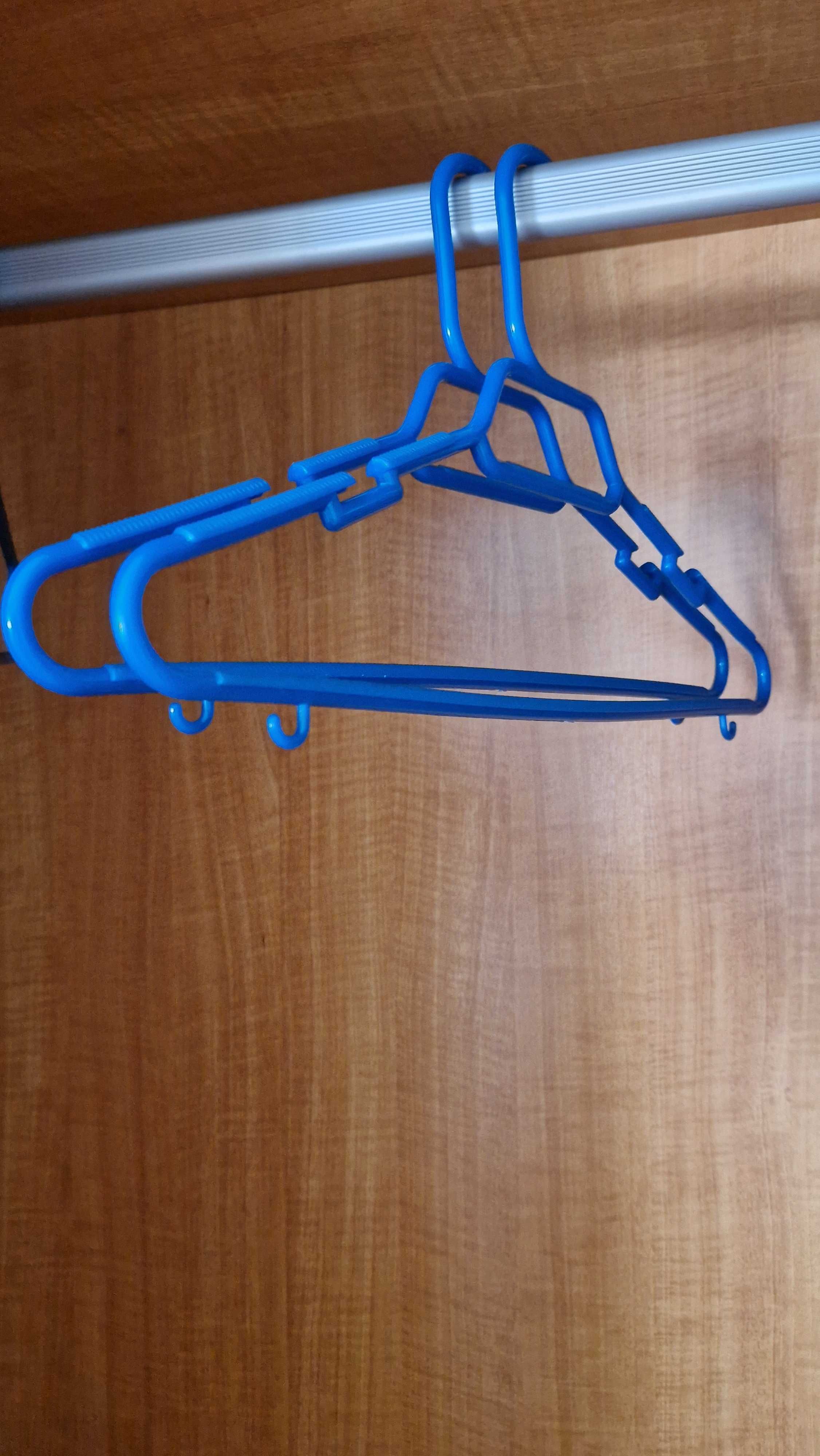 Conjunto 14 cabides cores diversas de plástico