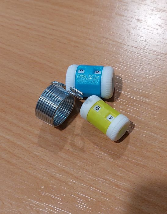 Pierścionek do żakardów i dwa liczniki rzędów (większy i mniejszy)