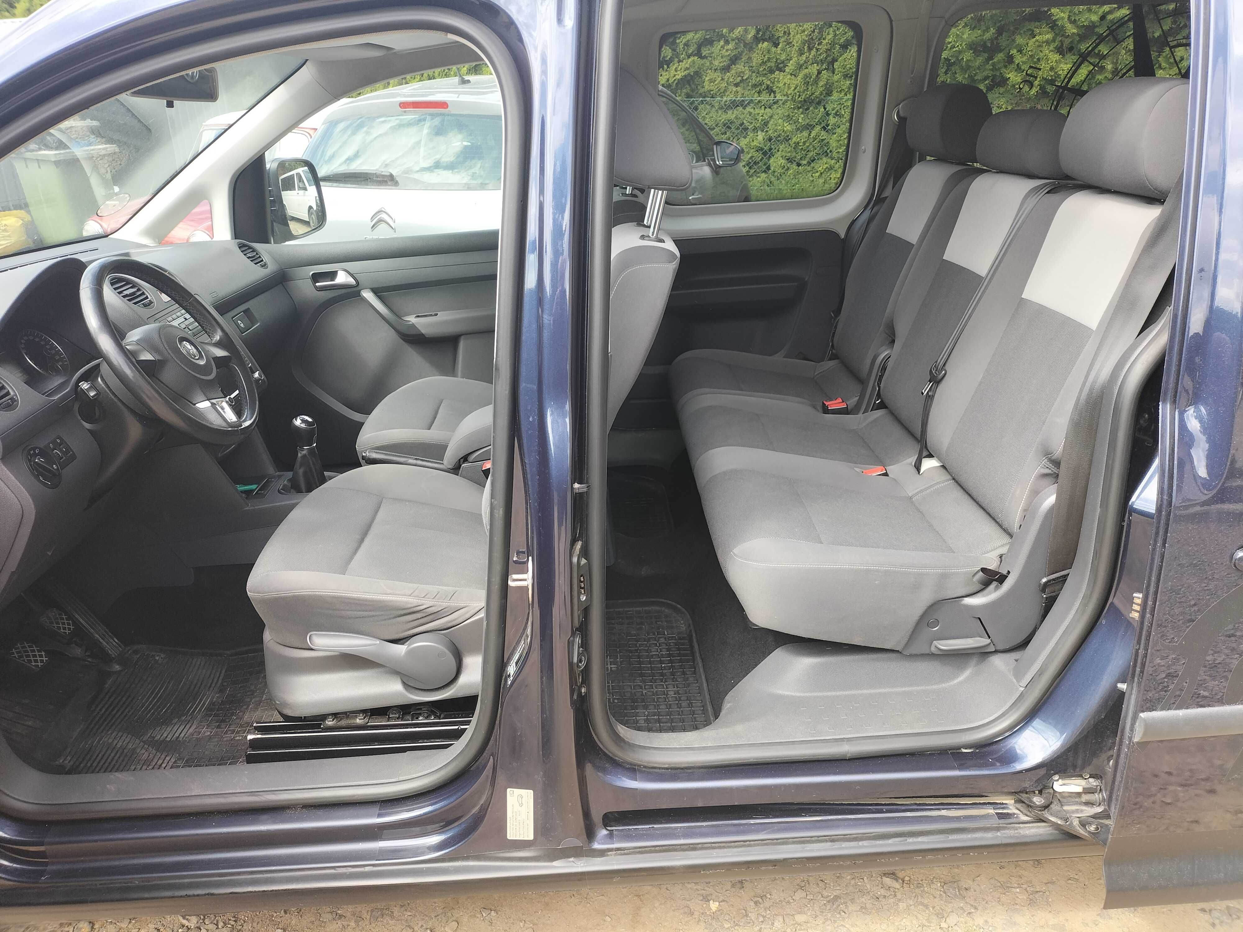 VW caddy long siedmio osobowy