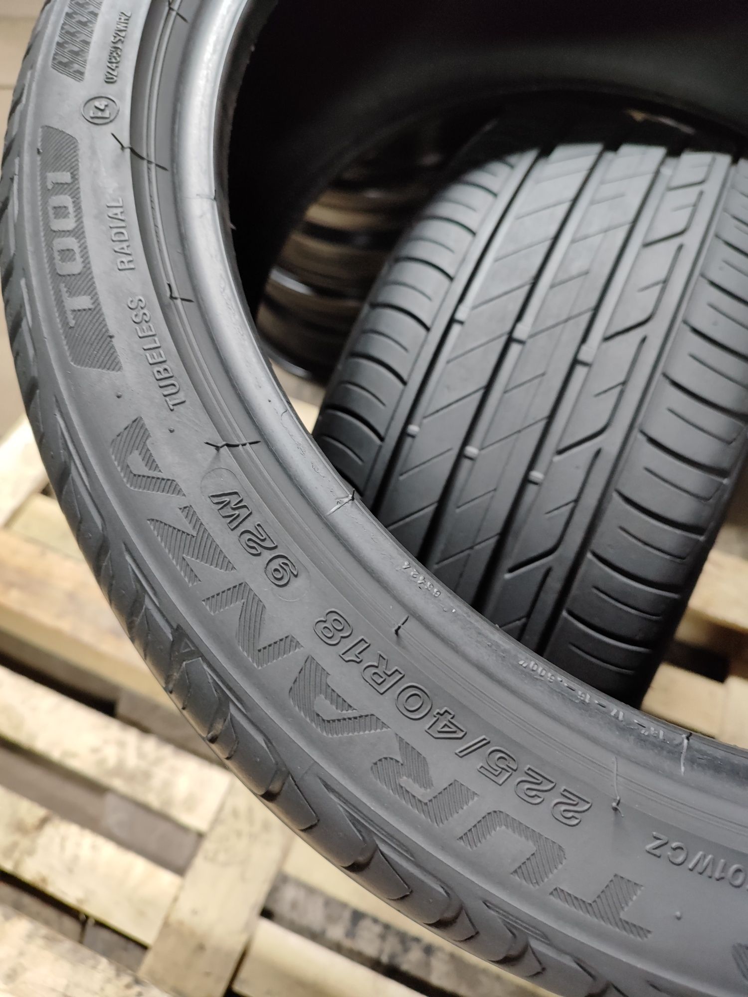 225 40 R18 Bridgestone Turanza T001 шини б.у Літо пара 2шт