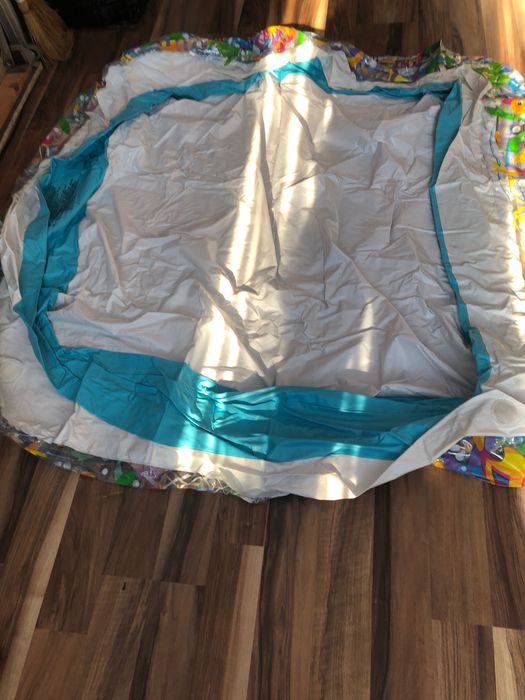 Надувной бассейн